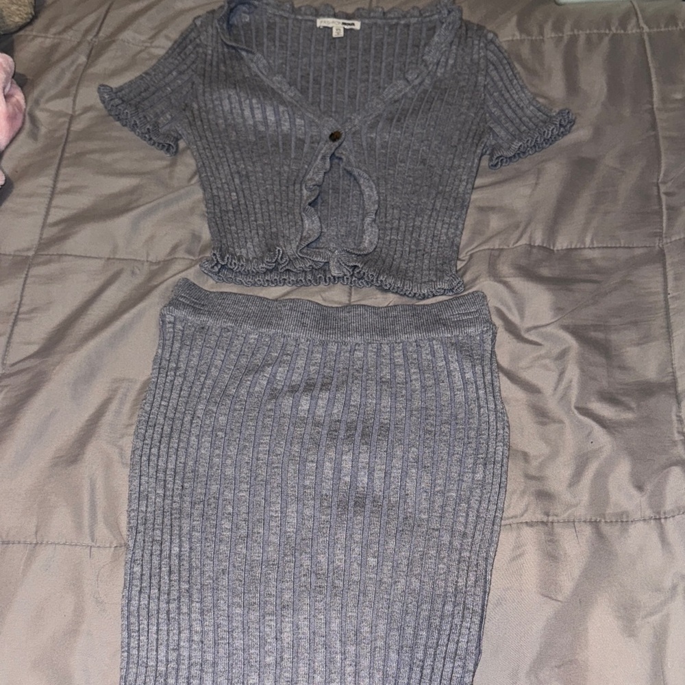 Gray Ribbed Skirt Set